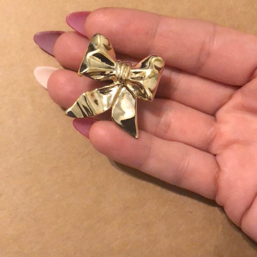 Gold bow ring - Picture 2 of 3